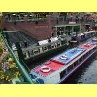 Brindley_Place_canal_boats.JPG